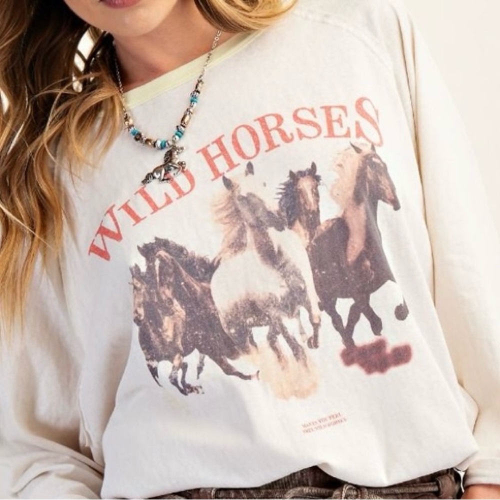 NEW - Easel Wild Horses Graphic Tee with 3/4 Sleeves - Picture 2 of 6